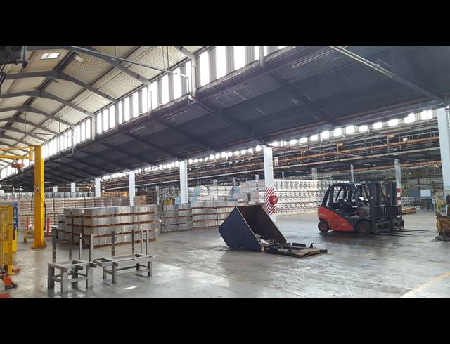 10,500M² FACTORY FOR SALE IN BELLVILLE CENTRAL